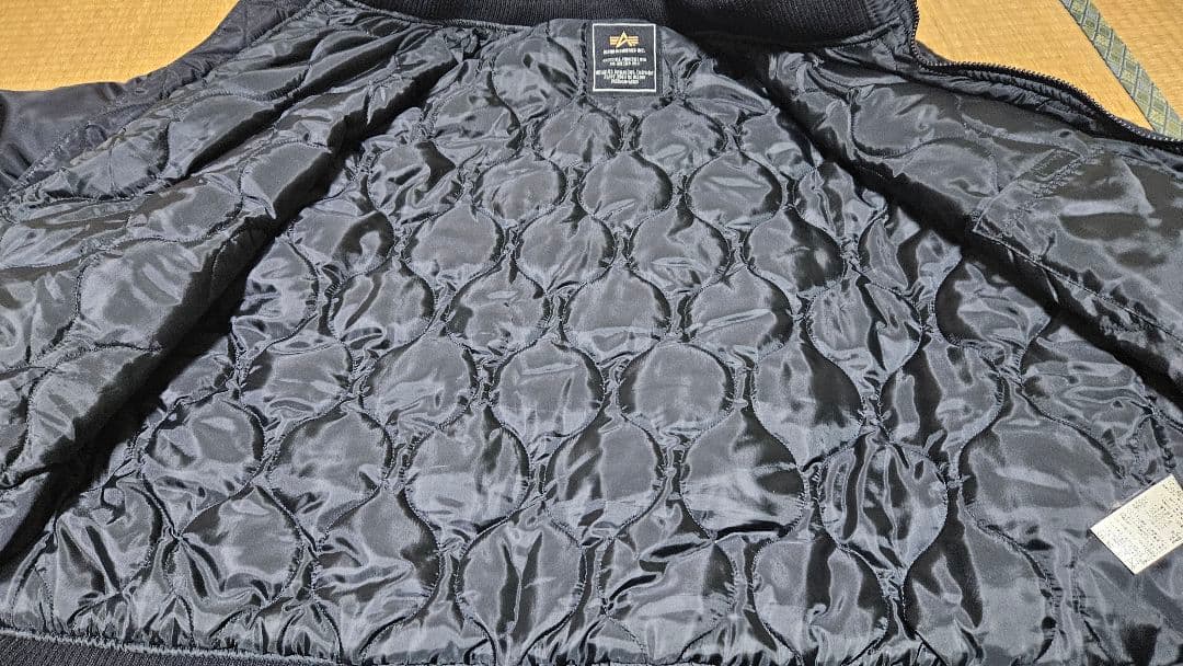 ブラック MA-1 フライトジャケットアルファインダストリー