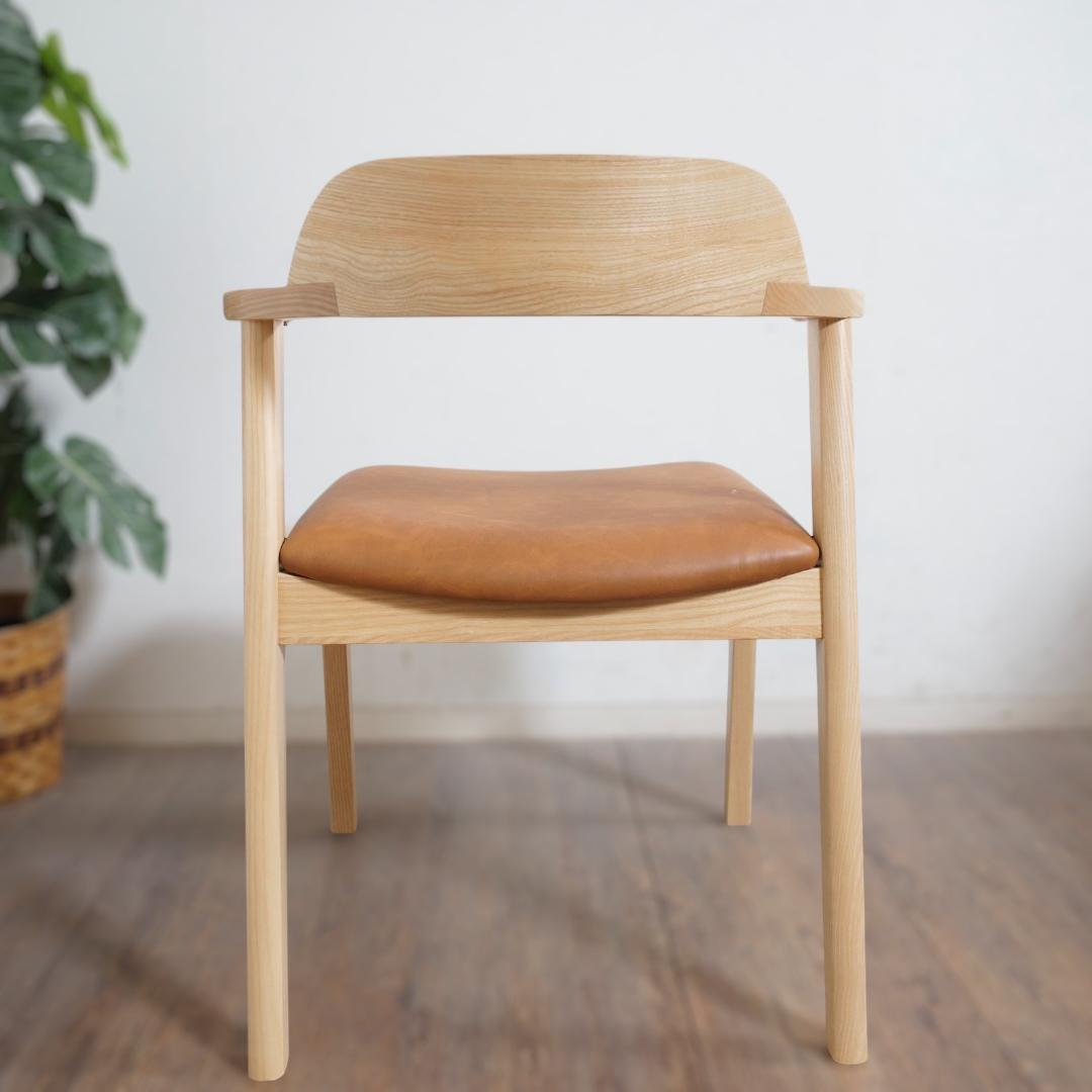 1脚【新品】天然木　ダイニングチェア　北欧　韓国　スタイリッシュ　アウトレット