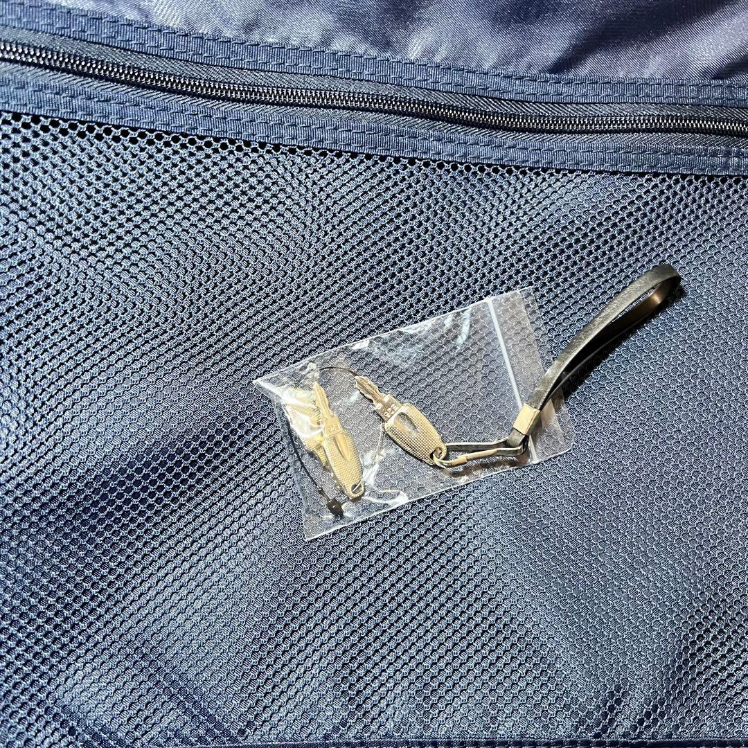 BERMAS バーマス 34L４輪キャリー　キャスターロック　ドリンクホルダー付