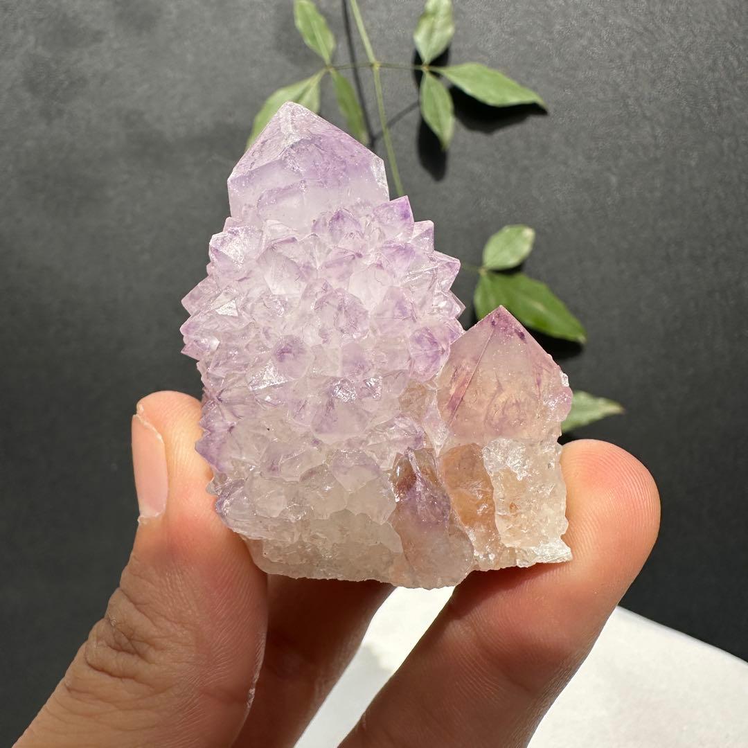 天然石アメジストの原石　置物　鉱物D.439