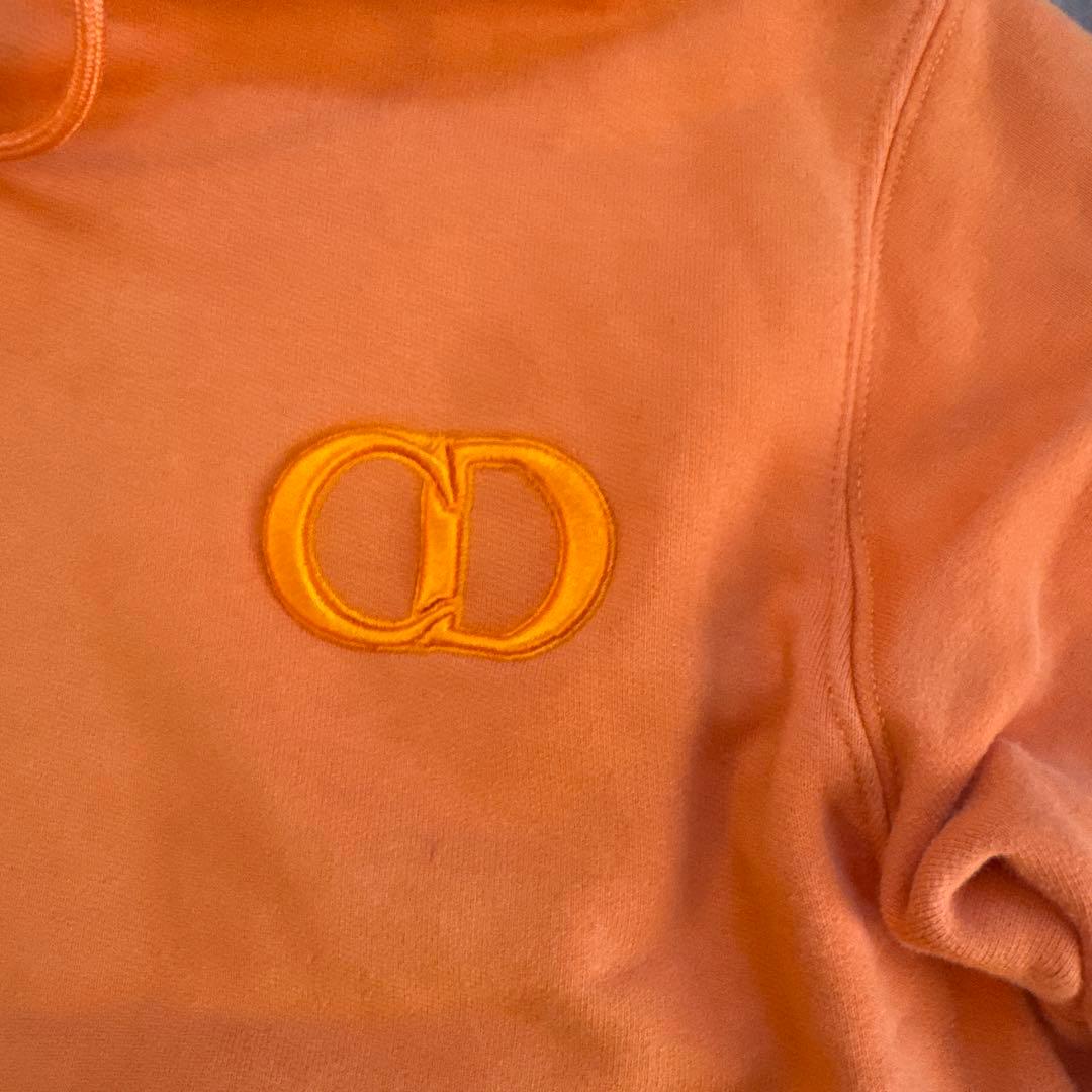 CDロゴ刺繍オレンジパーカー