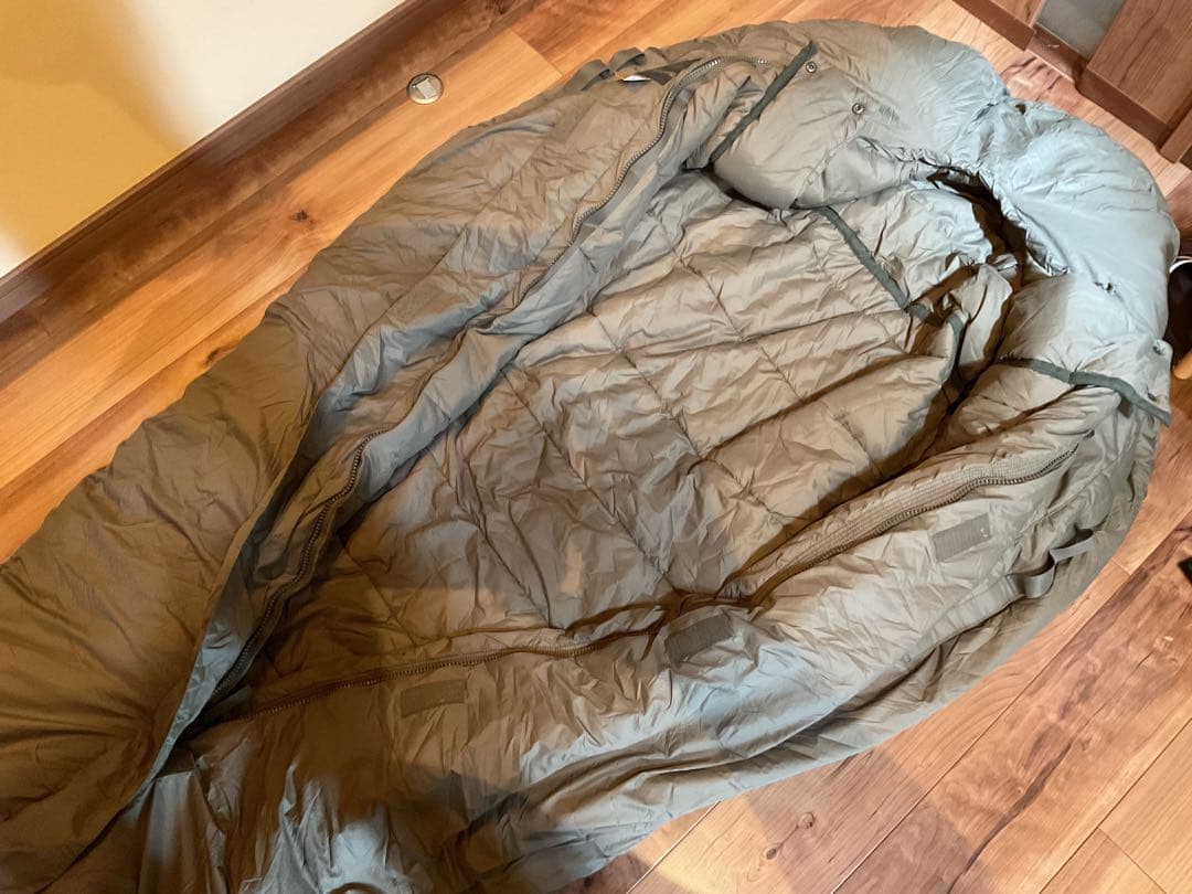 CARINTHIA GW-2207 サバイバル寝袋　survival one