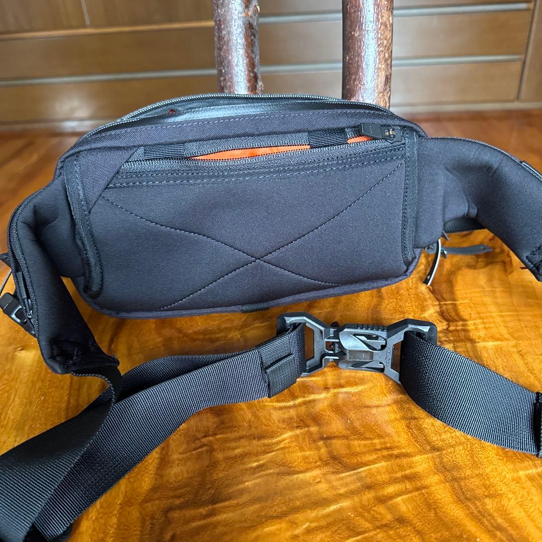 Code of bell カモフラージュ ボディバッグ