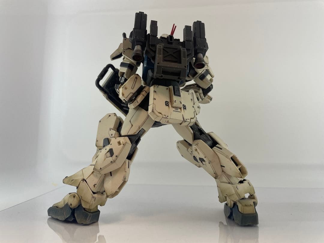 【完成品】海外プラモデルHG 1/144 Ez8イージーエイト