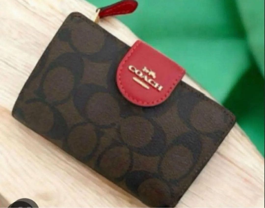 【新品】COACH 二つ折り財布ブラウン/レッドシグネチャー