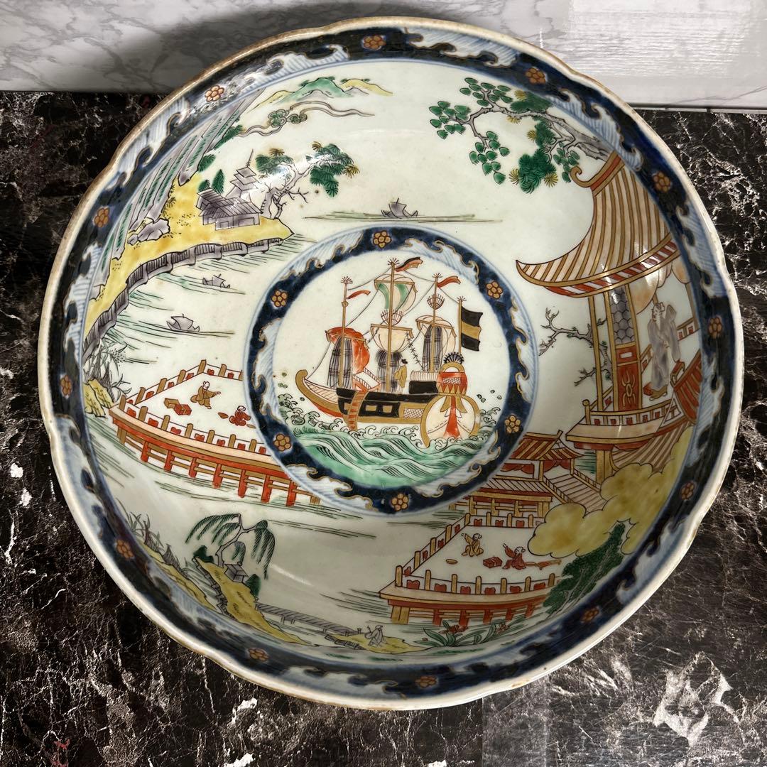 古伊万里、赤絵南蛮船、竜宮図輪花鉢、江戸時代。本物保障。