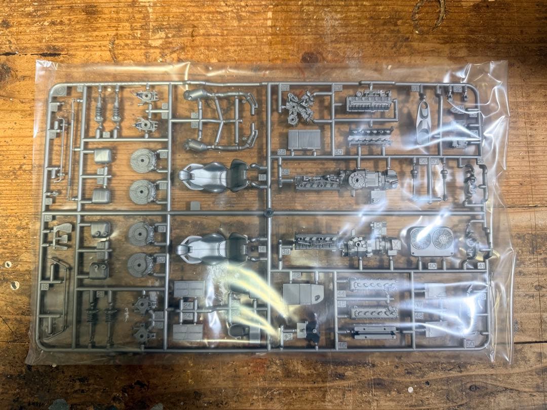 タミヤ会長直筆サイン入り　タミヤ ラフェラーリ イエローバージョン　1/24