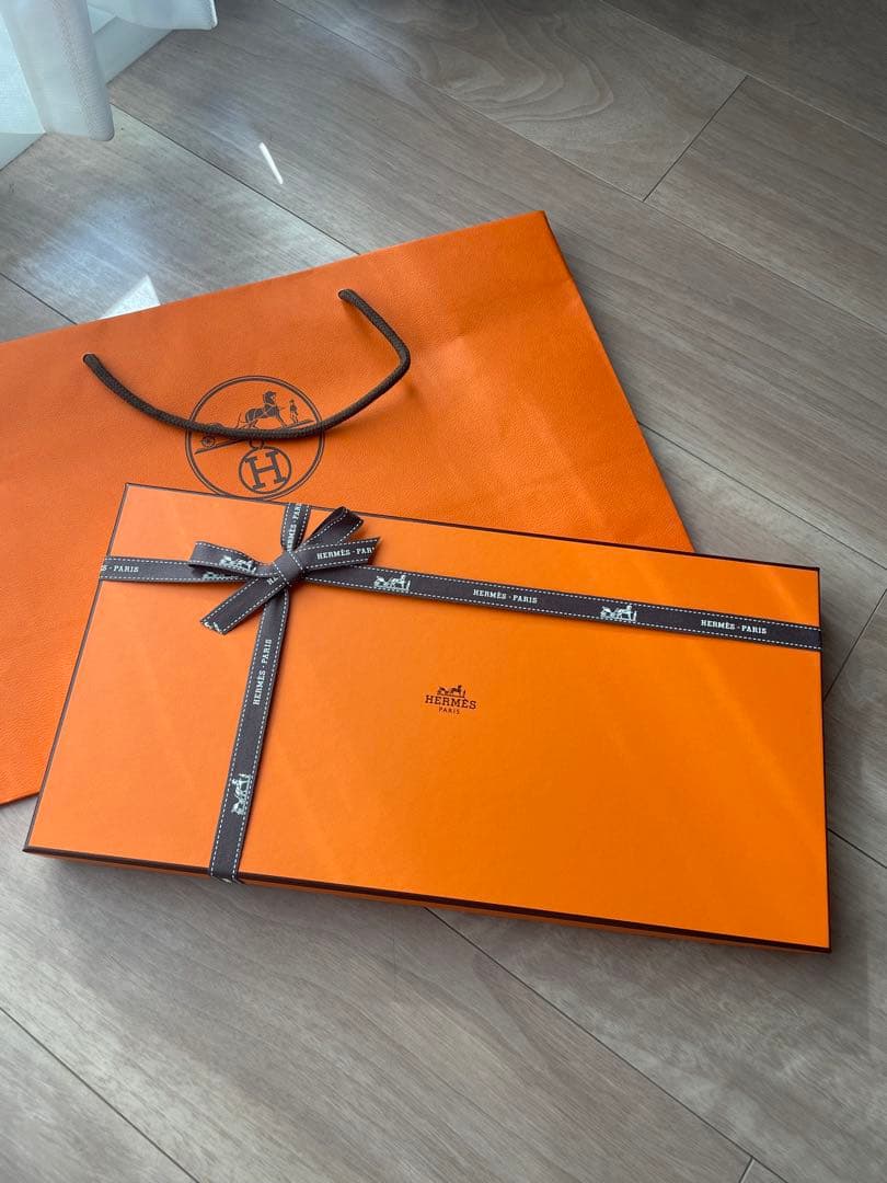 HERMES エルメス　シュヴァル・ドゥ・クール・バンダナ　新品未使用