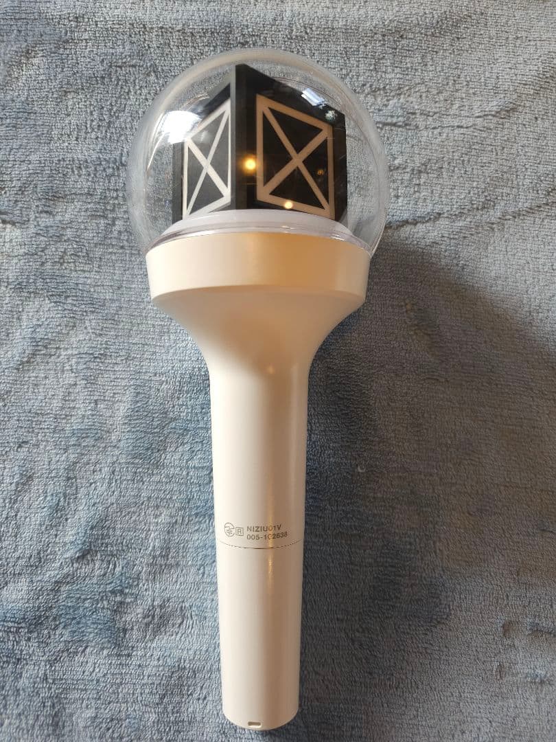 NiziU ペンライト official light stick