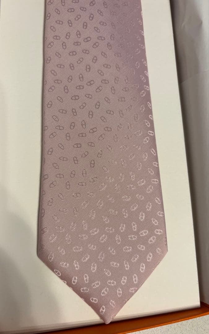 HERMES エルメス ネクタイ 箱タグ付き ピンクシェーヌダンクル柄シルク1