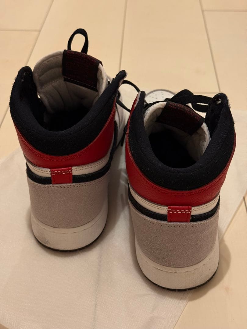 【ほぼ新品】AIR JORDAN 1 HIGH OG SMOKE GREY 25