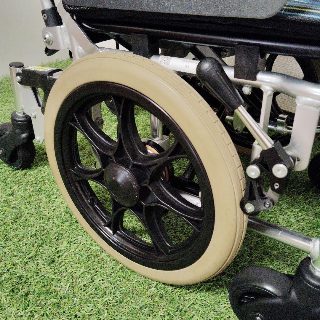 ミキ 介助型 多機能 コンパクト 6輪車椅子 SKT-6
