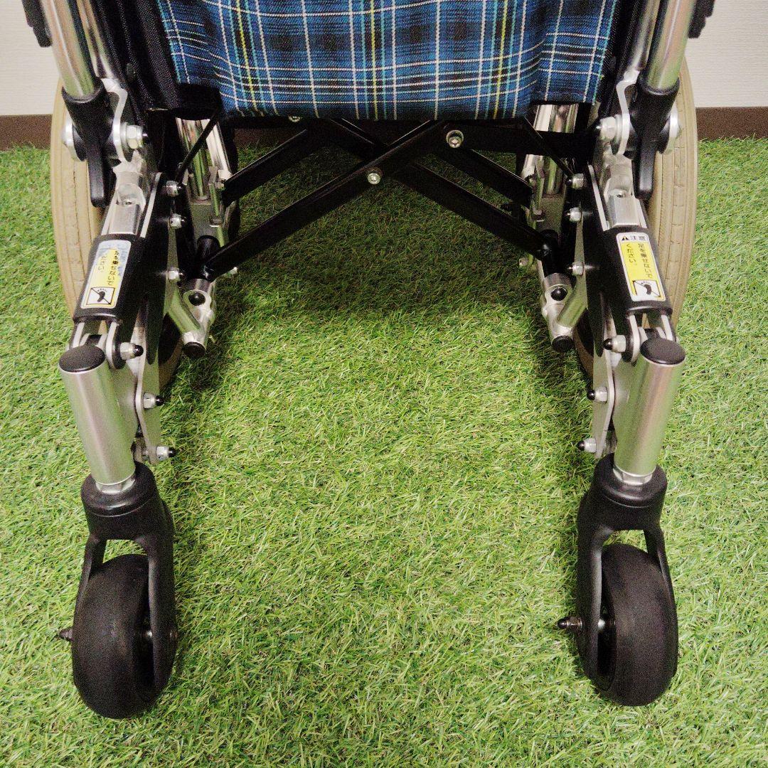 ミキ 介助型 多機能 コンパクト 6輪車椅子 SKT-6