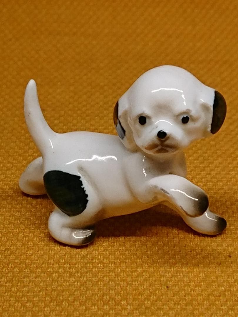いぬ　犬　陶器　ミニチュア　置物　インテリア　工芸品　美術品　A3126