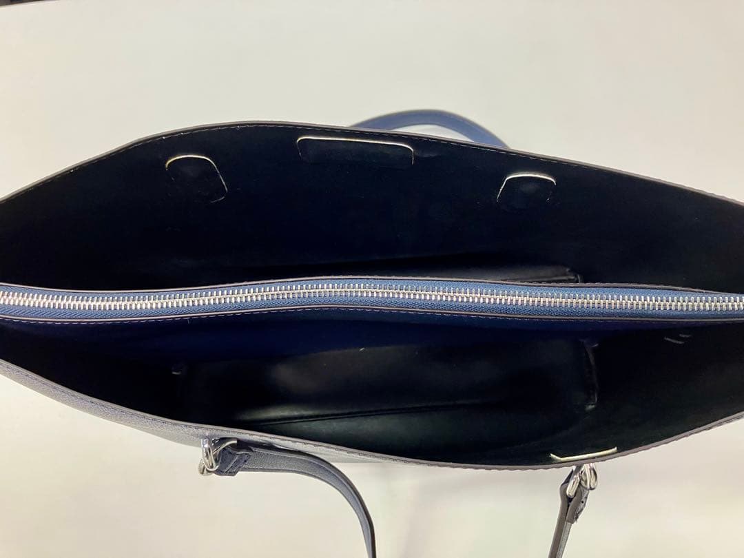 【新品未使用品】GUESS ネイビー トートバッグ