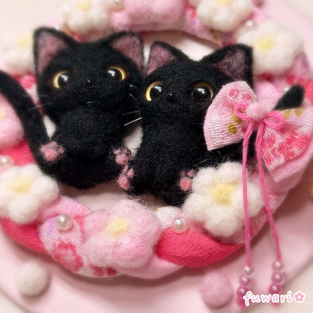 羊毛フェルト　猫　黒猫　子猫ちゃんの春　リース　壁飾り　ハンドメイド