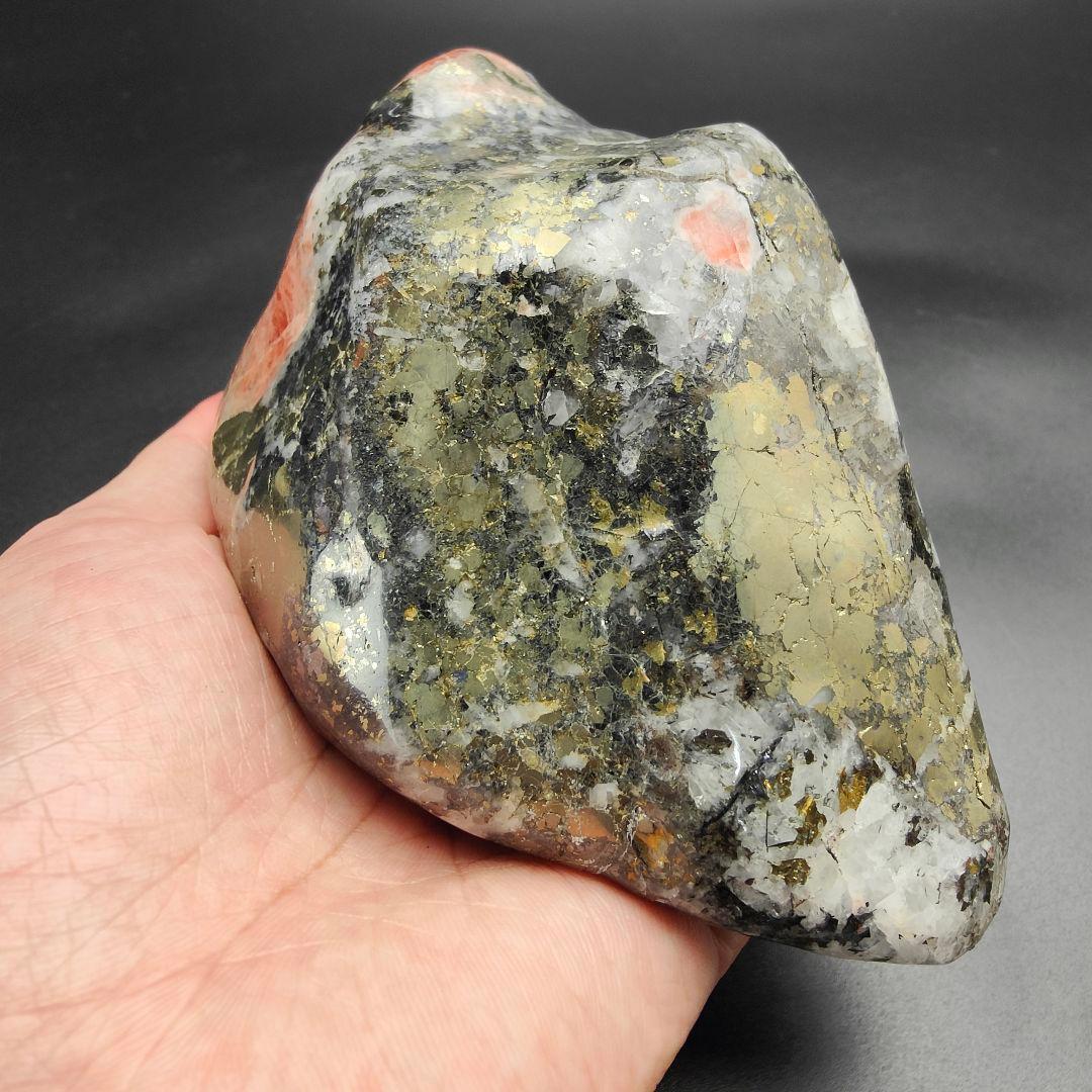 10.パイライトイントリプライト　ゴールデンインカローズ　鉱物　原石　天然石