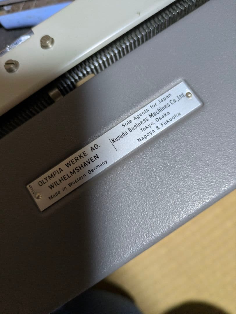 ★超絶レア美品★SM9オリンピア★ビンテージコレクターズアイテム★タイプライター