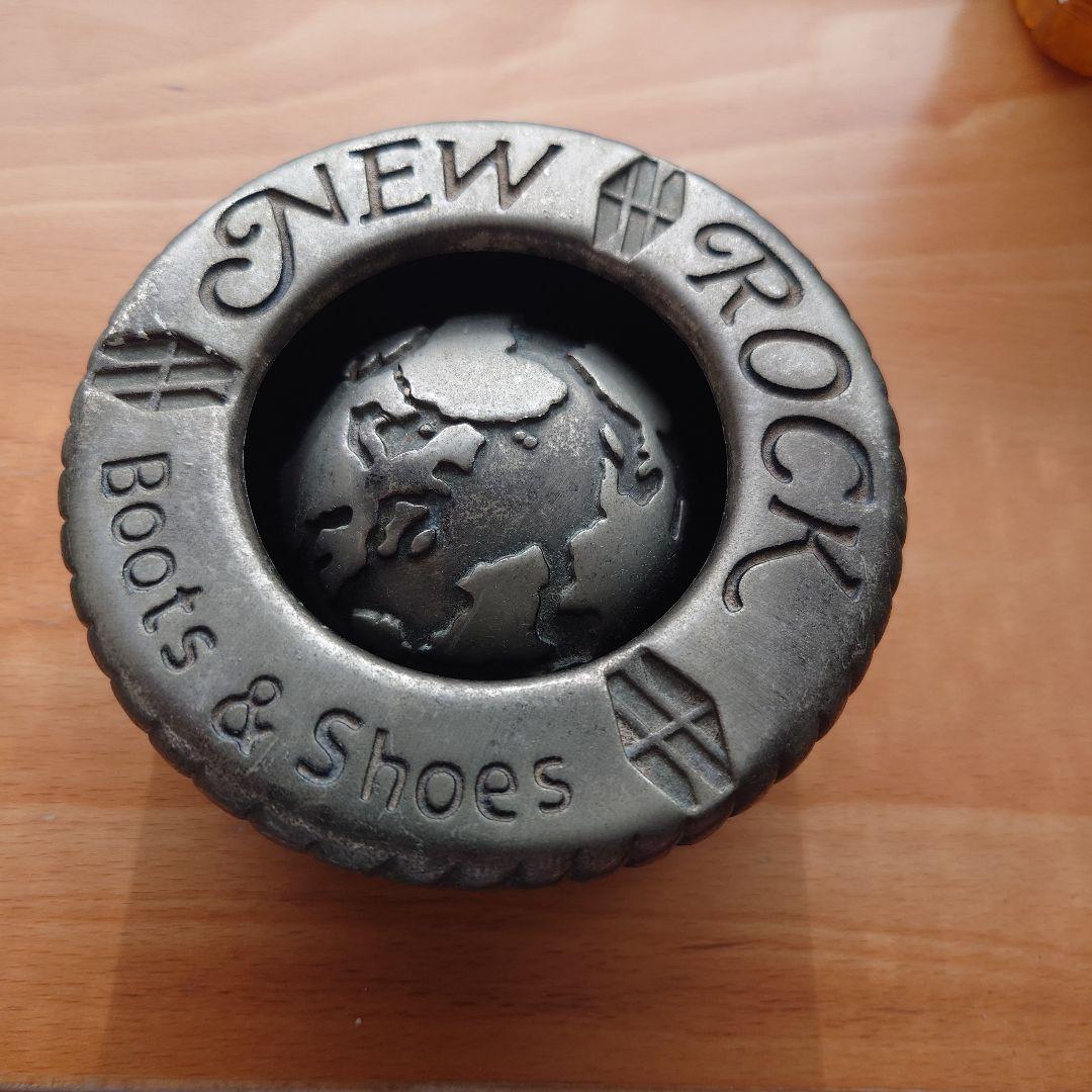 NEW ROCK 地球型置き型灰皿