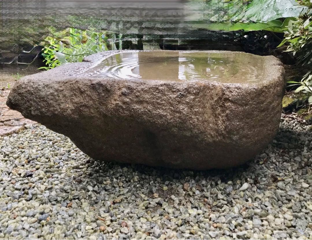 野草の葉型水鉢・向鉢・蹲・オブジェ・庭石・ガーデニング・バードバス・石鉢