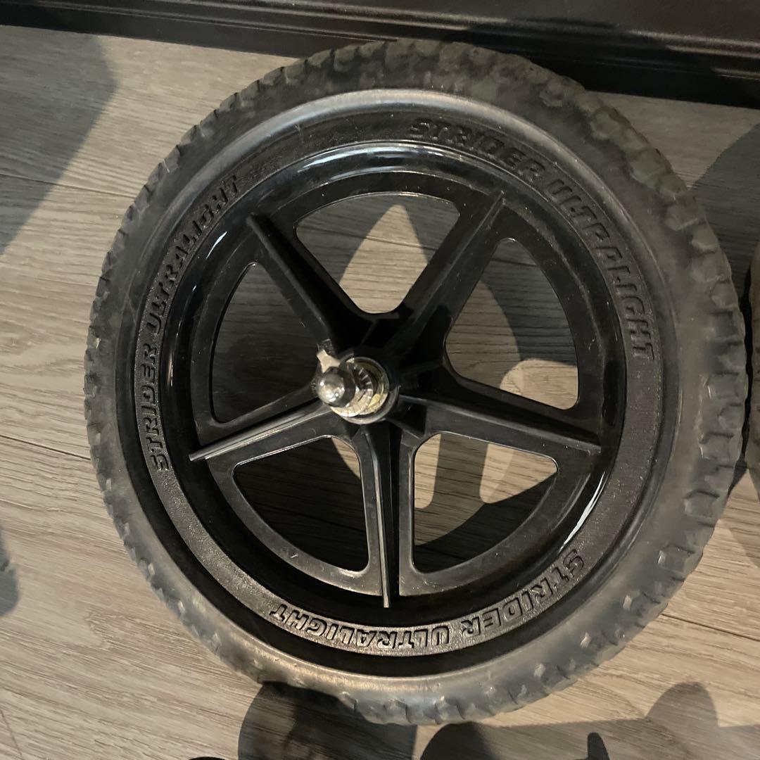 ストライダー　パーツ　サドル　ハンドル　タイヤ