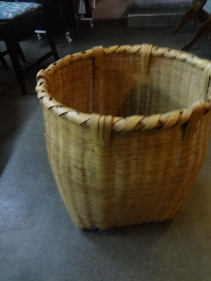アンティーク昭和インテリア・花器　　籐製 収納バスケット 高さ約50cm