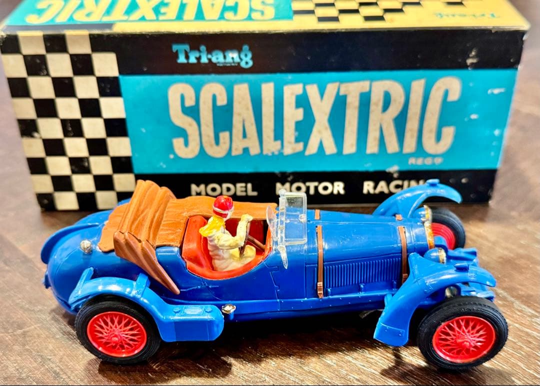t*0様 scalextricスケーレックスC65アルファロメオ 1933 スロ