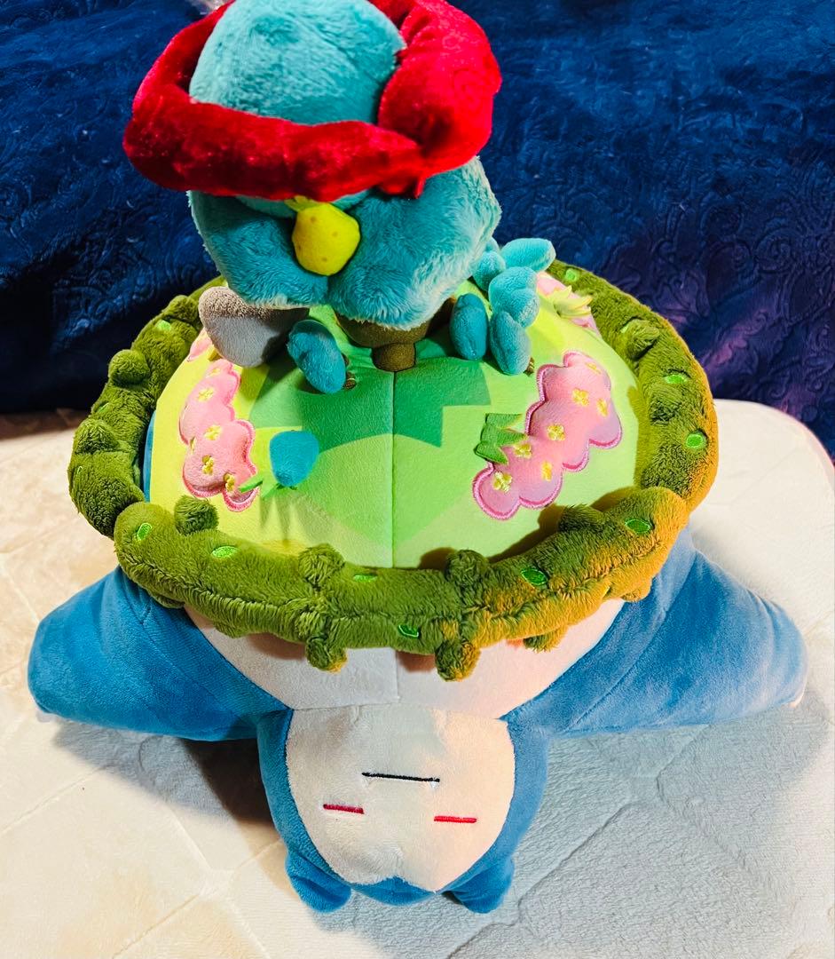 ポケモンセンター限定　ぬいぐるみ　　　カビゴン(キョダイマックスのすがた) .