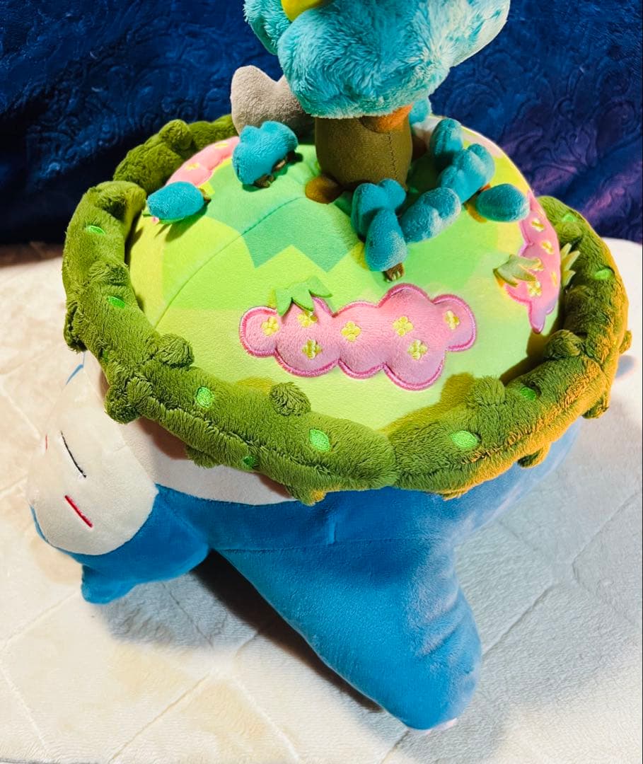ポケモンセンター限定　ぬいぐるみ　　　カビゴン(キョダイマックスのすがた) .