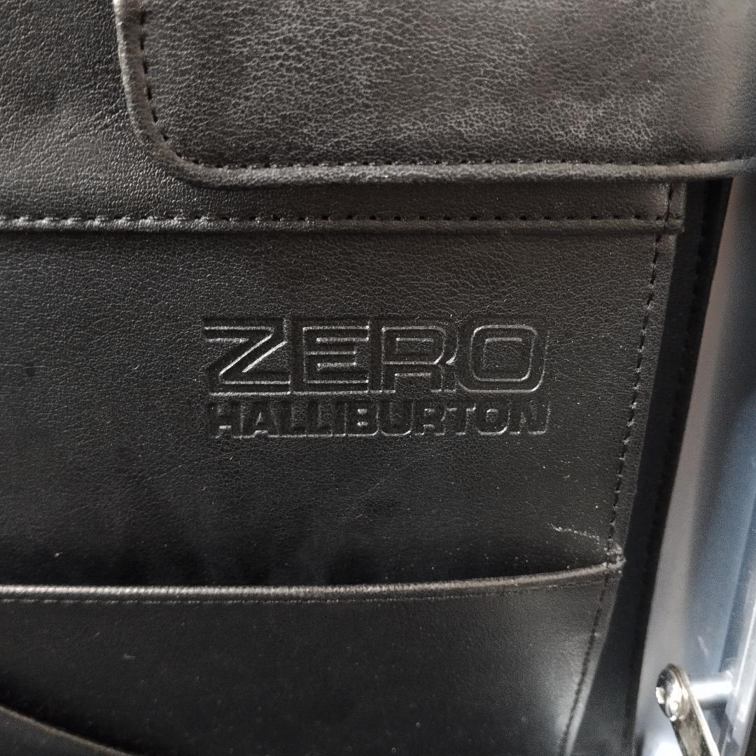 ZERO HALLIBURTON アルミハードケース クリアハンドル