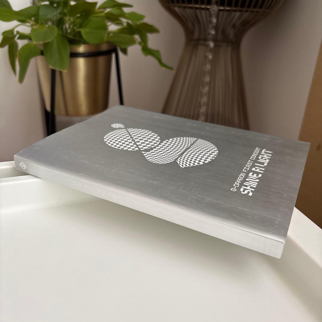 G-DRAGON SHINE A LIGHT コンサートDVD 初回限定