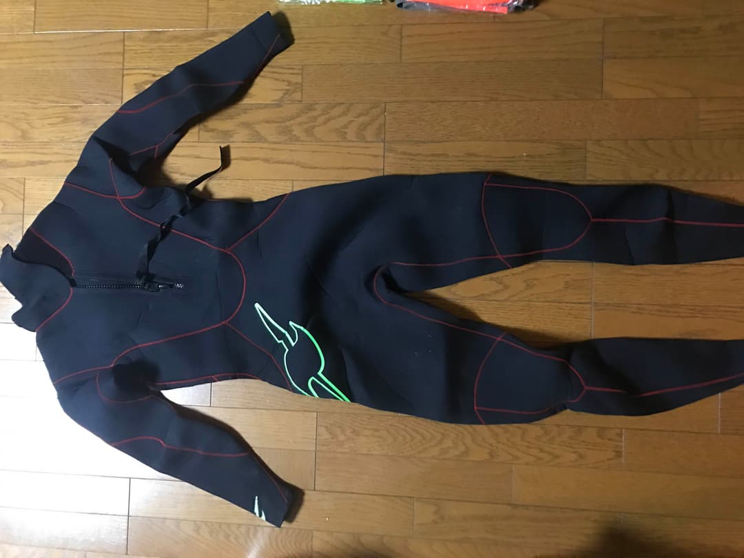 ウエットスーツ