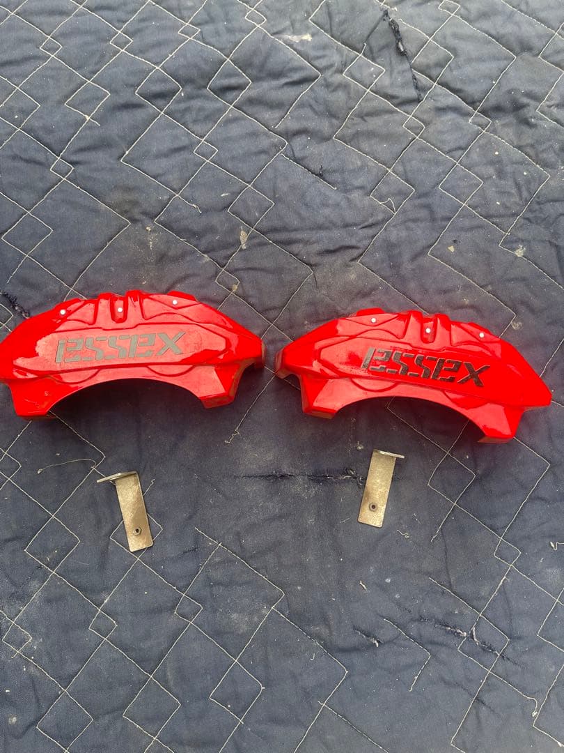 ハイエース　ブレーキキャリパーカバー　赤