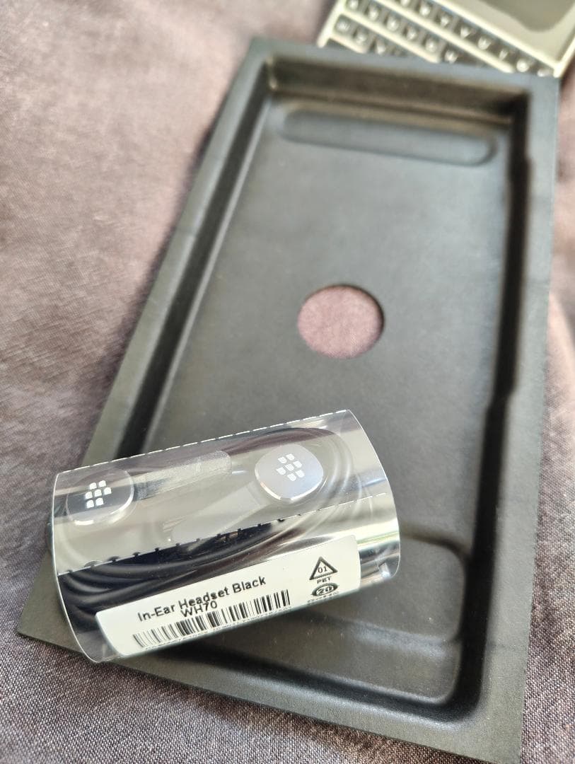 【美品】BlackBerry KEY2 64GB/6GB シルバー SIMフリー