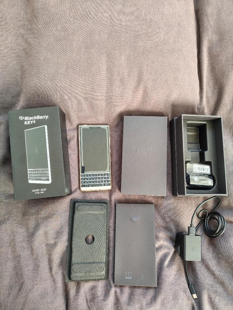 【美品】BlackBerry KEY2 64GB/6GB シルバー SIMフリー