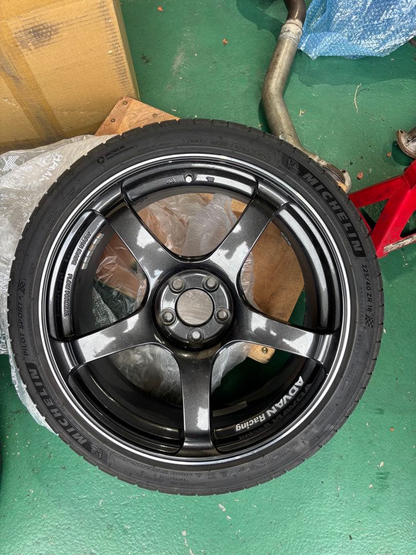 アドバンレーシングTC‐4　１８インチ　8J 4本セット　ミシュラン2021年製