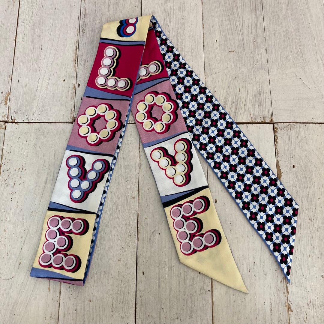 FENDI フェンディ 細長スカーフ ラッピー フラワーモチーフ LOVE