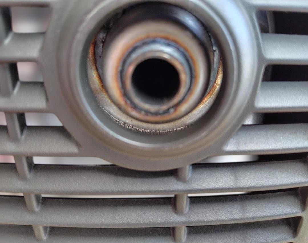 ホンダ　運転時間約7時間　インバーター発電機　EU16i 超低騒音型1.6kVA