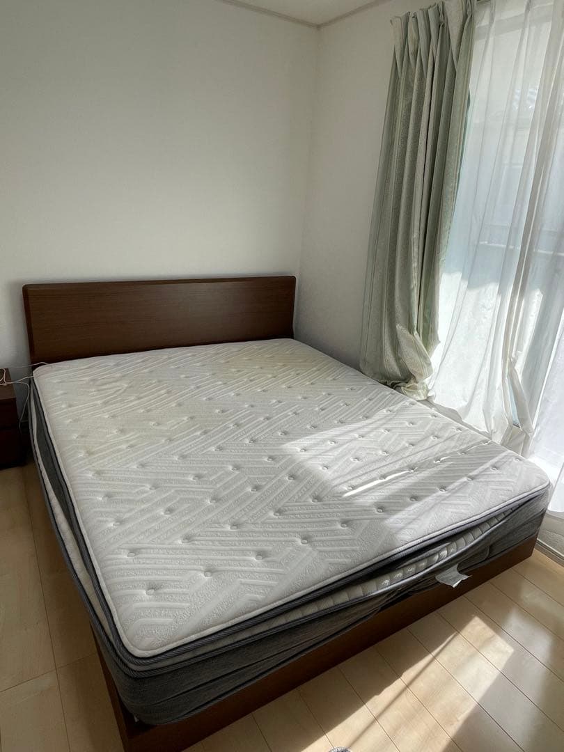 ニトリクイーンサイズ ベッドフレーム 170x200cmマット付き