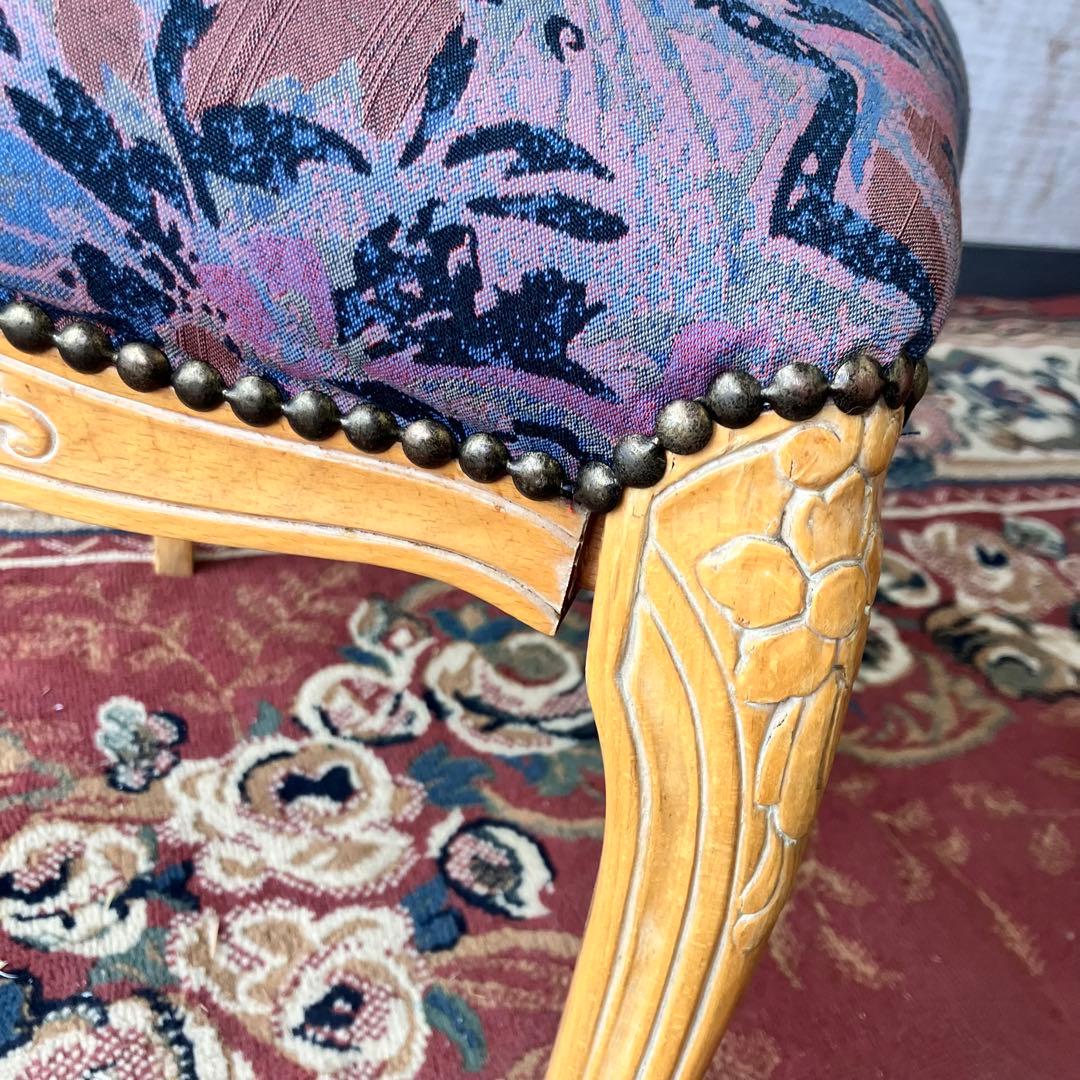 g8 イタリア家具 花柄彫刻 リベット打ちダイニングチェア 木製椅子 ビンテージ