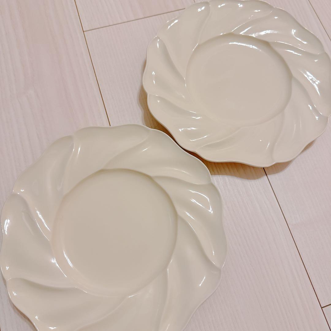 ホワイト波型プレート 2枚セット 22cm