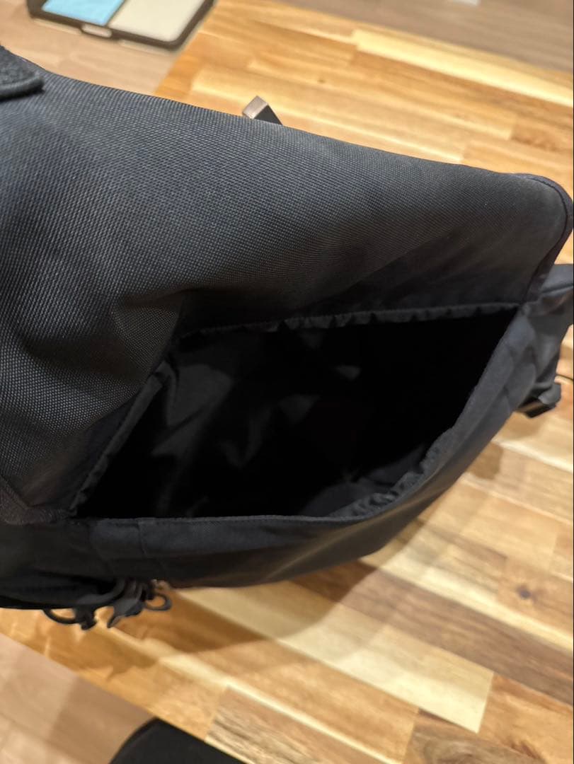 CELINE ブラック メッセンジャーバッグ