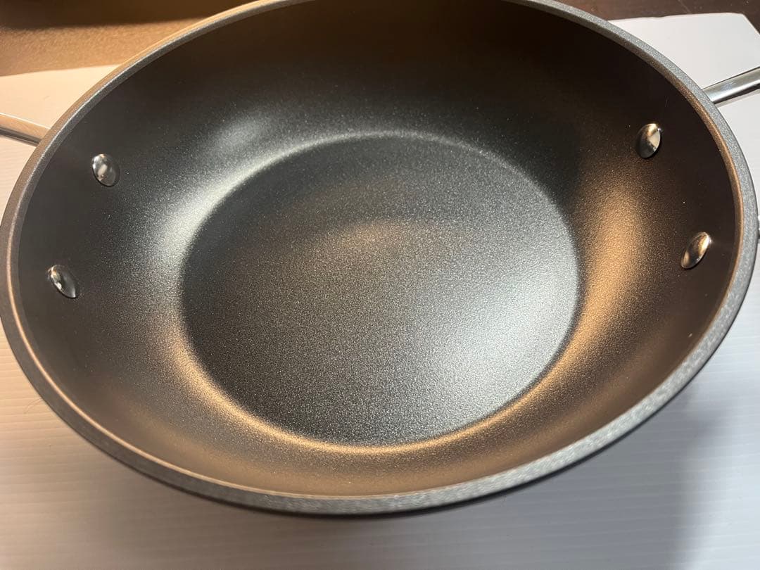 新品未使用　LE CREUSET TNS 24cm Braiser