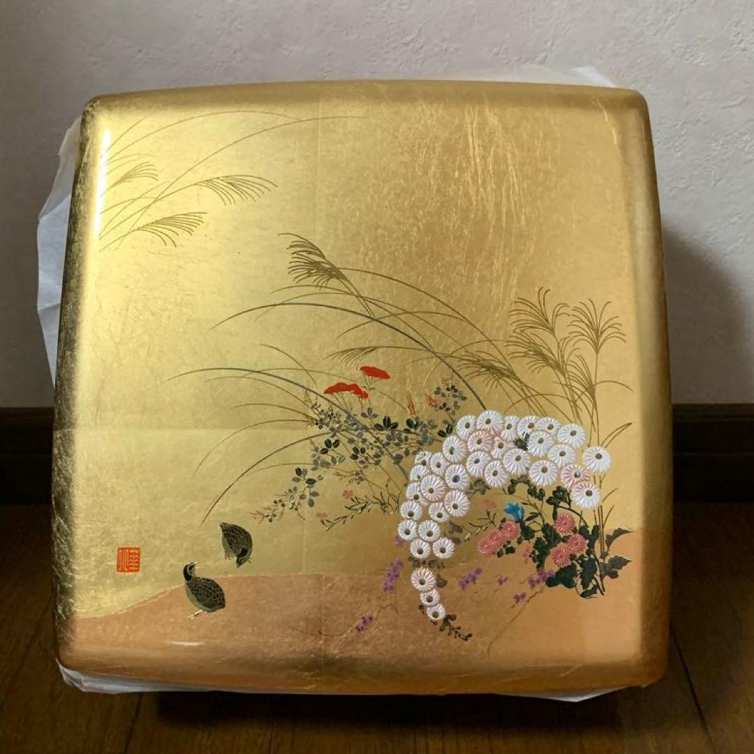 金色の重箱 花柄 漆器 高さ約10cm縦横24cm