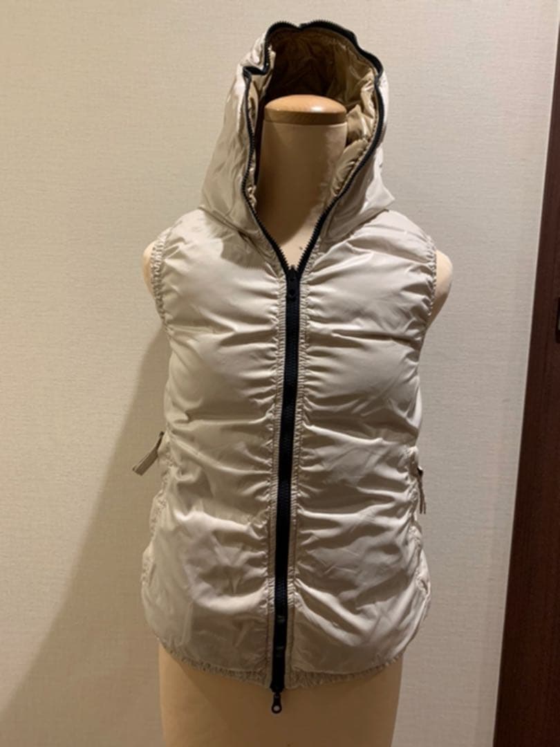 ダウンベストDuvetica リバーシブル