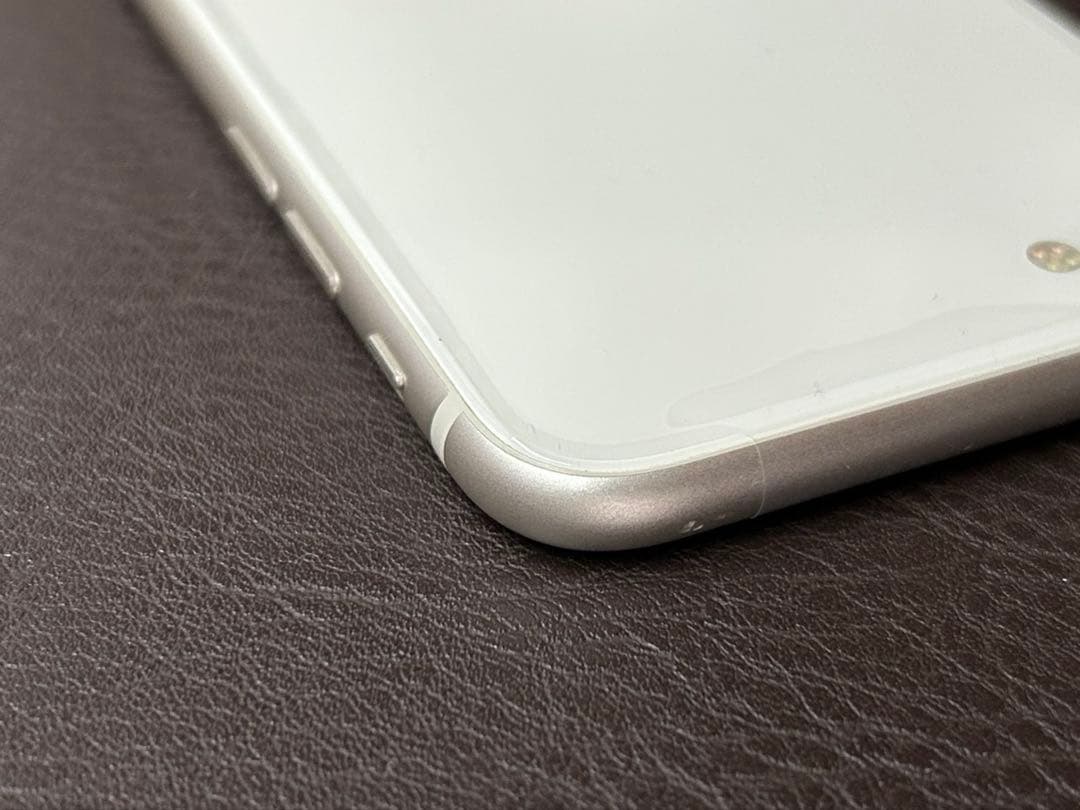 iPhone SE3(第3世代)64GB Apple Storeバッテリー交換済