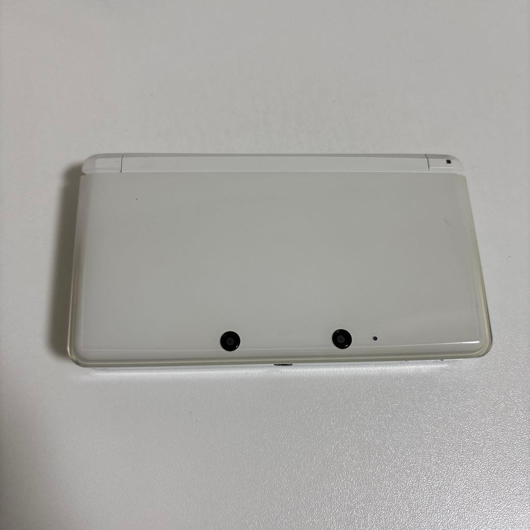 ニンテンドー 3DS ホワイト ソフトセット(大乱闘、マリオカートなど)