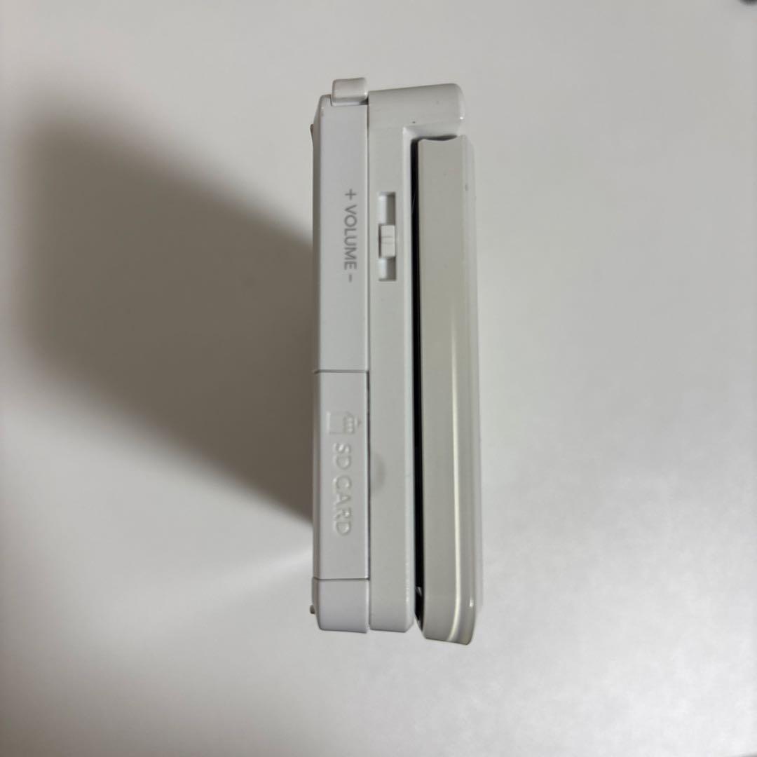 ニンテンドー 3DS ホワイト ソフトセット(大乱闘、マリオカートなど)