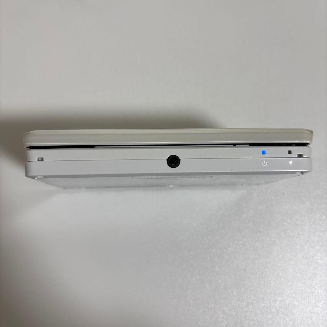 ニンテンドー 3DS ホワイト ソフトセット(大乱闘、マリオカートなど)