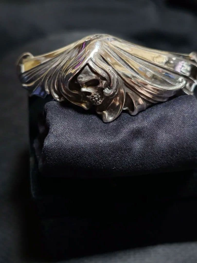 ラットレース ヴィーナスバングル